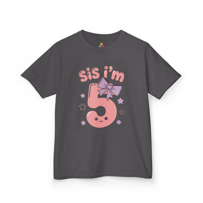  Charcoal grey kids' t‑shirt with pink "Sis I'm 5" design, bow, and stars, flat front view.