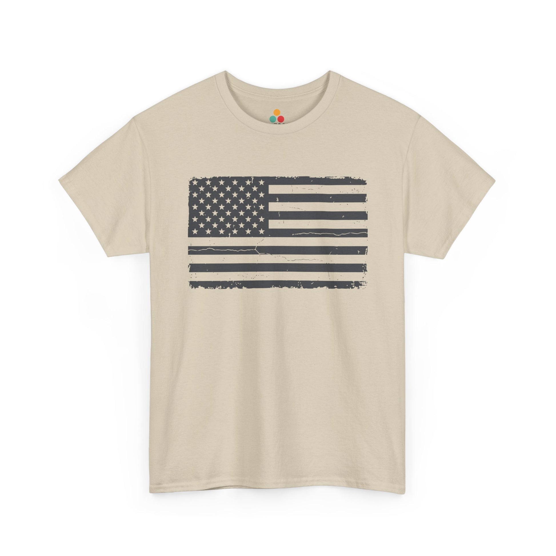 Distressed American Flag oatmeal beige T-Shirt – Vintage Patriotic Gift for Men and Women | TEEZOCA 