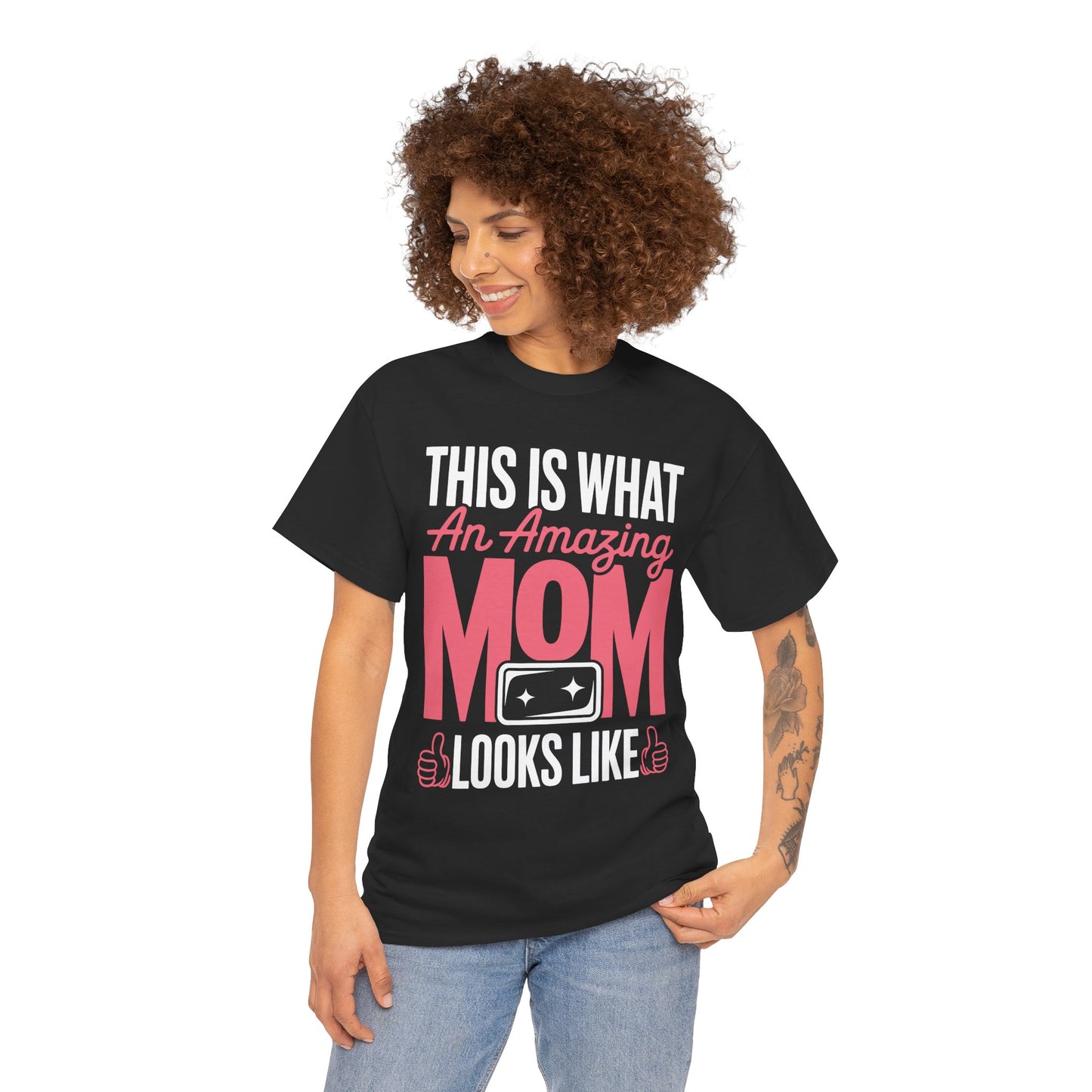 This Is What An Amazing Mom Looks Like Women's T-shirt Gift | TEEZOCA 