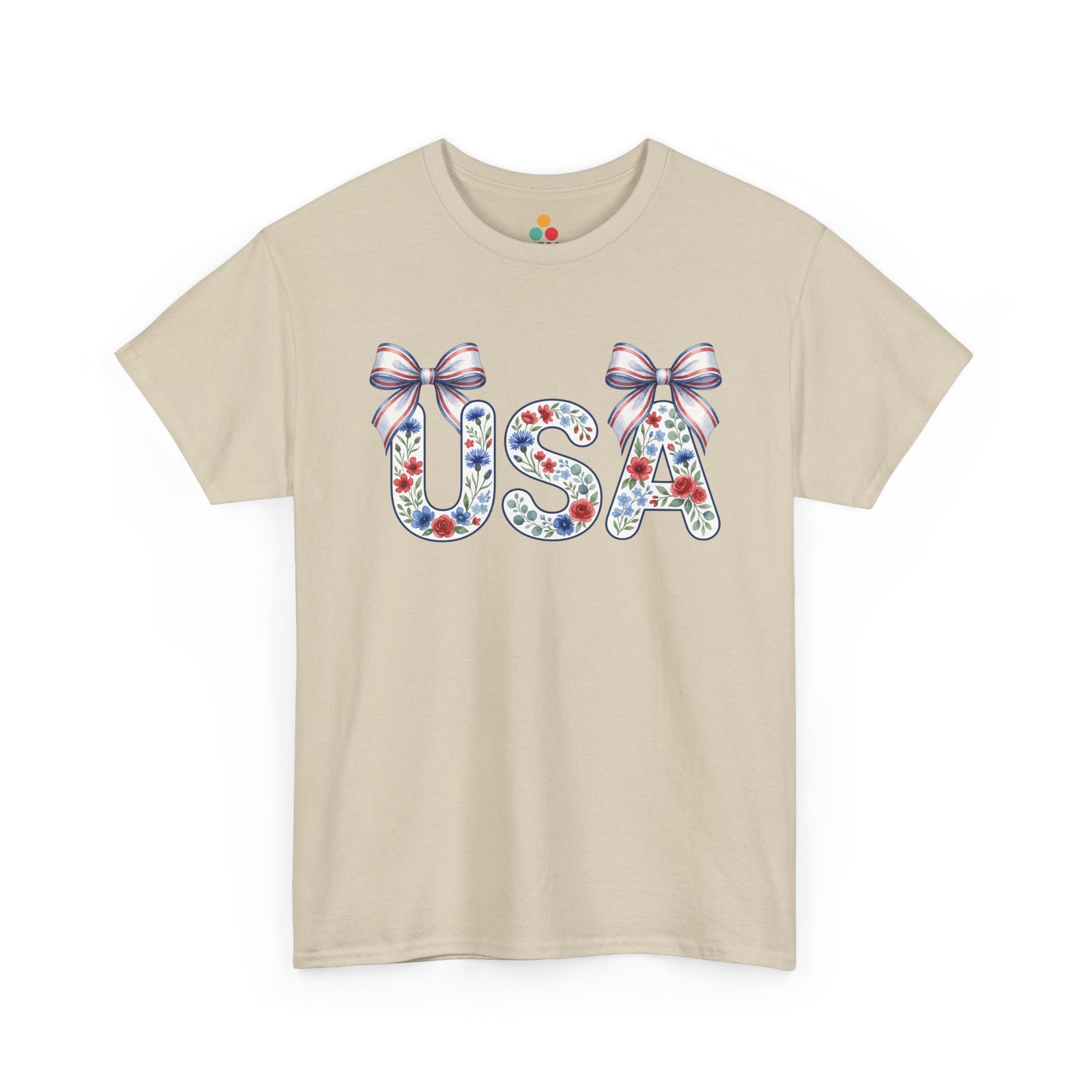 USA Floral Coquette beige T-Shirt – Retro Patriotic Gift for Women | TEEZOCA 