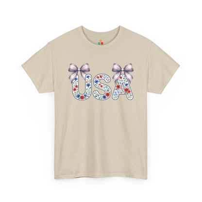 USA Floral Coquette beige T-Shirt – Retro Patriotic Gift for Women | TEEZOCA 